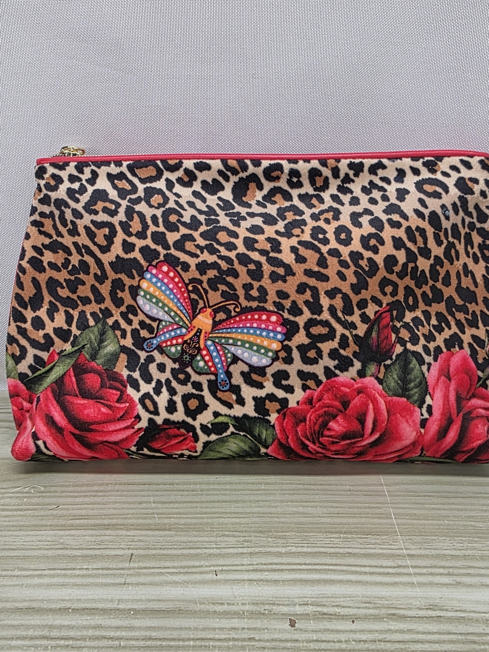 3/$15 Estee Lauder Leopard Print Cosmetic Pouch - Picture 2 of 11